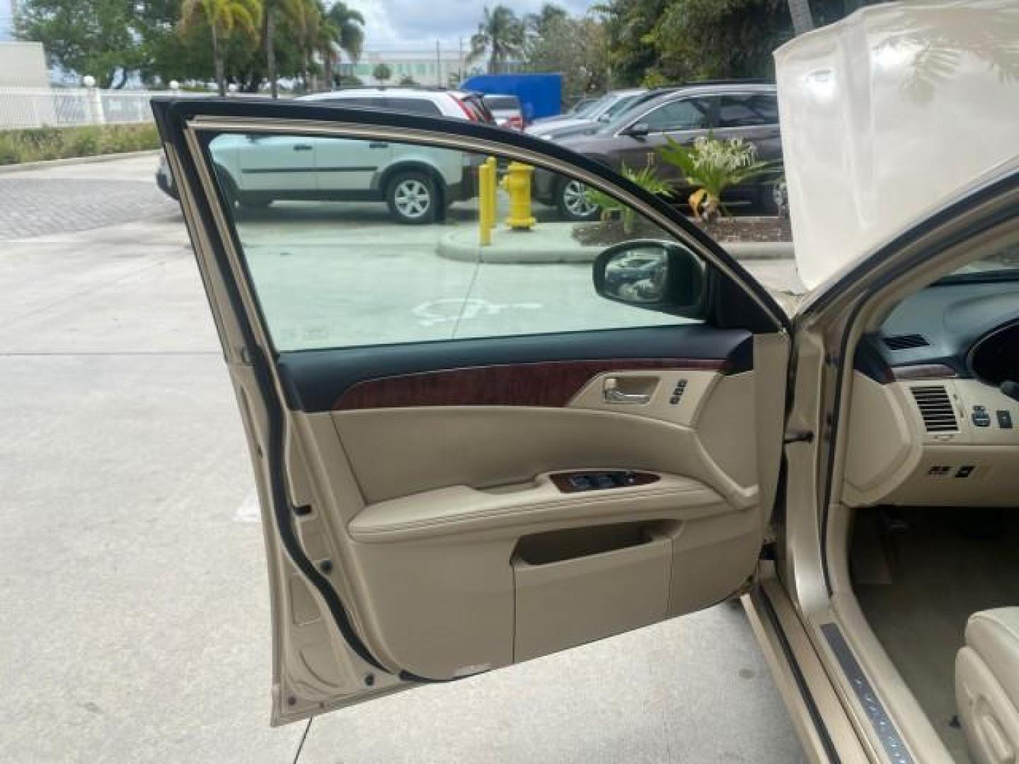 2011 Sandy Beach Metallic /Ivory Toyota Avalon Limited LEATHER LOADED SUNROOF (4T1BK3DB8BU) with an 3.5L DOHC EFI 24-Valve V6 Engine engine, Automatic transmission, located at 4701 North Dixie Hwy, Pompano Beach, FL, 33064, (954) 422-2889, 26.240938, -80.123474 - OUR WEBPAGE FLORIDACARS1.COM HAS OVER 100 PHOTOS AND FREE CARFAX LINK 2011 Toyota Avalon LIMITED LEATHER SUNROOF THE DASH HAS ABSOLUTELY NO CRACKS Sedan 4 DR 3.5L V6 F DOHC 24V Gasoline 29 MPG Front Wheel Drive Features A/C Seat(s) ABS Brakes Air Conditioning Alloy Wheels AM/FM Stereo Automatic Tran- Photo#9