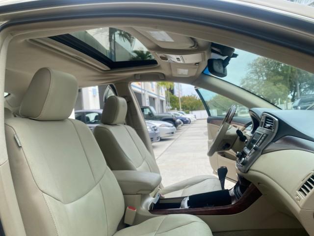 2011 Sandy Beach Metallic /Ivory Toyota Avalon Limited LEATHER LOADED SUNROOF (4T1BK3DB8BU) with an 3.5L DOHC EFI 24-Valve V6 Engine engine, Automatic transmission, located at 4701 North Dixie Hwy, Pompano Beach, FL, 33064, (954) 422-2889, 26.240938, -80.123474 - OUR WEBPAGE FLORIDACARS1.COM HAS OVER 100 PHOTOS AND FREE CARFAX LINK 2011 Toyota Avalon LIMITED LEATHER SUNROOF THE DASH HAS ABSOLUTELY NO CRACKS Sedan 4 DR 3.5L V6 F DOHC 24V Gasoline 29 MPG Front Wheel Drive Features A/C Seat(s) ABS Brakes Air Conditioning Alloy Wheels AM/FM Stereo Automatic Tran - Photo#12