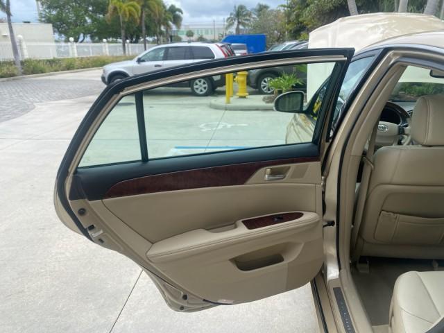 2011 Sandy Beach Metallic /Ivory Toyota Avalon Limited LEATHER LOADED SUNROOF (4T1BK3DB8BU) with an 3.5L DOHC EFI 24-Valve V6 Engine engine, Automatic transmission, located at 4701 North Dixie Hwy, Pompano Beach, FL, 33064, (954) 422-2889, 26.240938, -80.123474 - OUR WEBPAGE FLORIDACARS1.COM HAS OVER 100 PHOTOS AND FREE CARFAX LINK 2011 Toyota Avalon LIMITED LEATHER SUNROOF THE DASH HAS ABSOLUTELY NO CRACKS Sedan 4 DR 3.5L V6 F DOHC 24V Gasoline 29 MPG Front Wheel Drive Features A/C Seat(s) ABS Brakes Air Conditioning Alloy Wheels AM/FM Stereo Automatic Tran - Photo#13