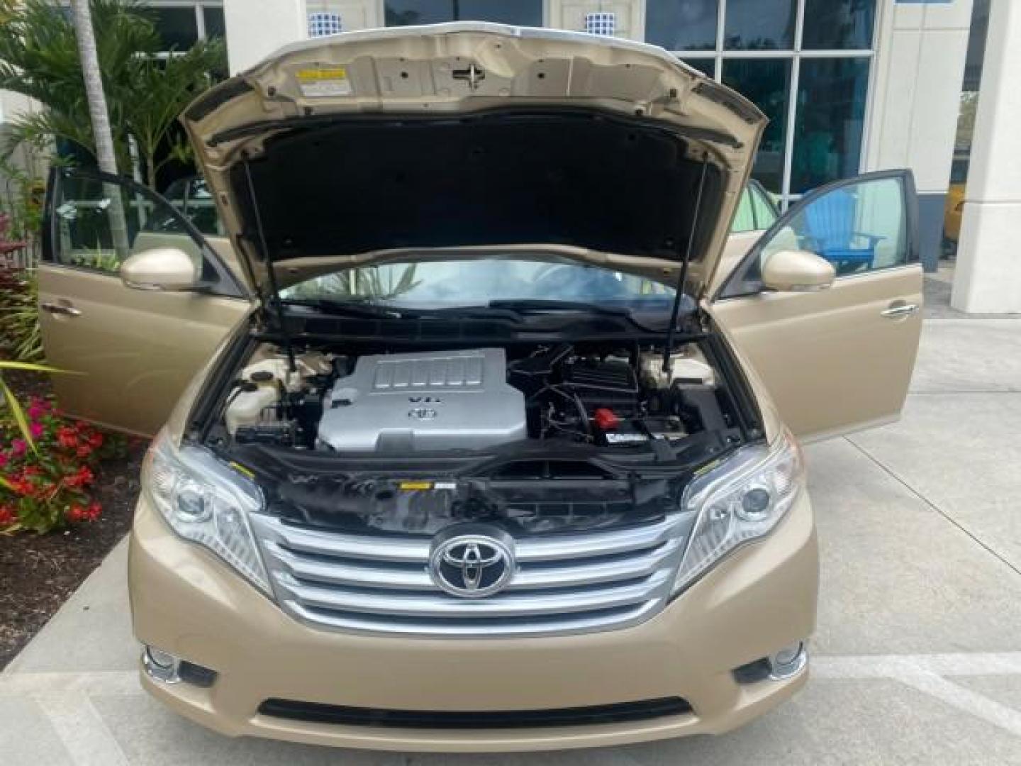 2011 Sandy Beach Metallic /Ivory Toyota Avalon Limited LEATHER LOADED SUNROOF (4T1BK3DB8BU) with an 3.5L DOHC EFI 24-Valve V6 Engine engine, Automatic transmission, located at 4701 North Dixie Hwy, Pompano Beach, FL, 33064, (954) 422-2889, 26.240938, -80.123474 - OUR WEBPAGE FLORIDACARS1.COM HAS OVER 100 PHOTOS AND FREE CARFAX LINK 2011 Toyota Avalon LIMITED LEATHER SUNROOF THE DASH HAS ABSOLUTELY NO CRACKS Sedan 4 DR 3.5L V6 F DOHC 24V Gasoline 29 MPG Front Wheel Drive Features A/C Seat(s) ABS Brakes Air Conditioning Alloy Wheels AM/FM Stereo Automatic Tran- Photo#17