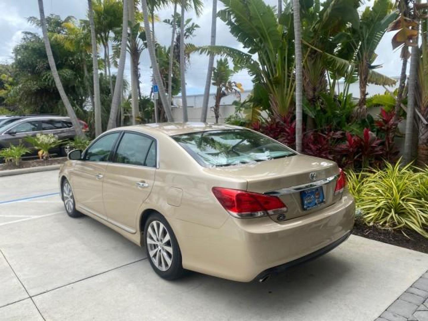 2011 Sandy Beach Metallic /Ivory Toyota Avalon Limited LEATHER LOADED SUNROOF (4T1BK3DB8BU) with an 3.5L DOHC EFI 24-Valve V6 Engine engine, Automatic transmission, located at 4701 North Dixie Hwy, Pompano Beach, FL, 33064, (954) 422-2889, 26.240938, -80.123474 - OUR WEBPAGE FLORIDACARS1.COM HAS OVER 100 PHOTOS AND FREE CARFAX LINK 2011 Toyota Avalon LIMITED LEATHER SUNROOF THE DASH HAS ABSOLUTELY NO CRACKS Sedan 4 DR 3.5L V6 F DOHC 24V Gasoline 29 MPG Front Wheel Drive Features A/C Seat(s) ABS Brakes Air Conditioning Alloy Wheels AM/FM Stereo Automatic Tran- Photo#32