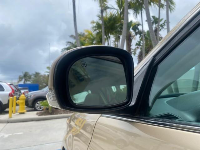 2011 Sandy Beach Metallic /Ivory Toyota Avalon Limited LEATHER LOADED SUNROOF (4T1BK3DB8BU) with an 3.5L DOHC EFI 24-Valve V6 Engine engine, Automatic transmission, located at 4701 North Dixie Hwy, Pompano Beach, FL, 33064, (954) 422-2889, 26.240938, -80.123474 - OUR WEBPAGE FLORIDACARS1.COM HAS OVER 100 PHOTOS AND FREE CARFAX LINK 2011 Toyota Avalon LIMITED LEATHER SUNROOF THE DASH HAS ABSOLUTELY NO CRACKS Sedan 4 DR 3.5L V6 F DOHC 24V Gasoline 29 MPG Front Wheel Drive Features A/C Seat(s) ABS Brakes Air Conditioning Alloy Wheels AM/FM Stereo Automatic Tran - Photo#39