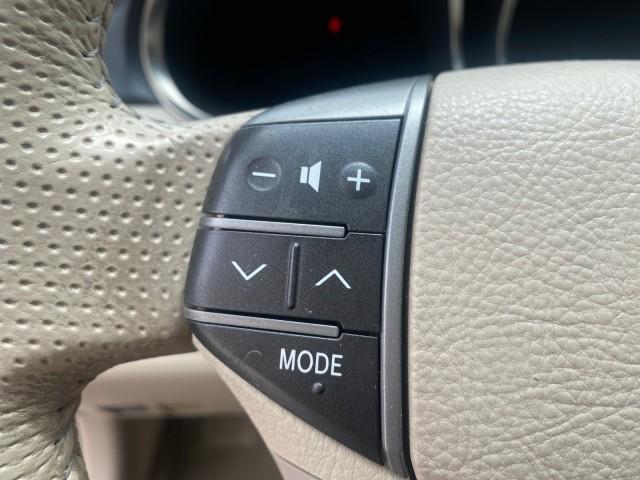 2011 Sandy Beach Metallic /Ivory Toyota Avalon Limited LEATHER LOADED SUNROOF (4T1BK3DB8BU) with an 3.5L DOHC EFI 24-Valve V6 Engine engine, Automatic transmission, located at 4701 North Dixie Hwy, Pompano Beach, FL, 33064, (954) 422-2889, 26.240938, -80.123474 - OUR WEBPAGE FLORIDACARS1.COM HAS OVER 100 PHOTOS AND FREE CARFAX LINK 2011 Toyota Avalon LIMITED LEATHER SUNROOF THE DASH HAS ABSOLUTELY NO CRACKS Sedan 4 DR 3.5L V6 F DOHC 24V Gasoline 29 MPG Front Wheel Drive Features A/C Seat(s) ABS Brakes Air Conditioning Alloy Wheels AM/FM Stereo Automatic Tran - Photo#50