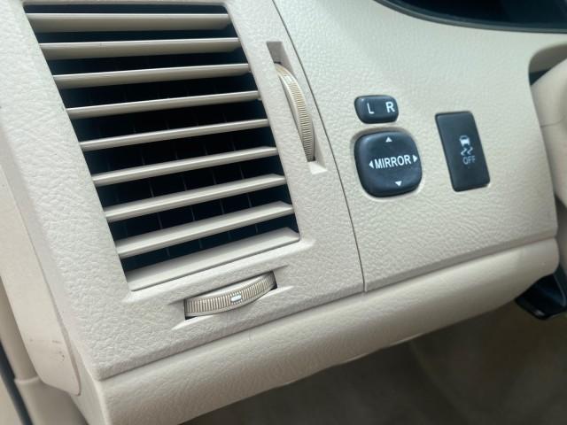 2011 Sandy Beach Metallic /Ivory Toyota Avalon Limited LEATHER LOADED SUNROOF (4T1BK3DB8BU) with an 3.5L DOHC EFI 24-Valve V6 Engine engine, Automatic transmission, located at 4701 North Dixie Hwy, Pompano Beach, FL, 33064, (954) 422-2889, 26.240938, -80.123474 - OUR WEBPAGE FLORIDACARS1.COM HAS OVER 100 PHOTOS AND FREE CARFAX LINK 2011 Toyota Avalon LIMITED LEATHER SUNROOF THE DASH HAS ABSOLUTELY NO CRACKS Sedan 4 DR 3.5L V6 F DOHC 24V Gasoline 29 MPG Front Wheel Drive Features A/C Seat(s) ABS Brakes Air Conditioning Alloy Wheels AM/FM Stereo Automatic Tran - Photo#57