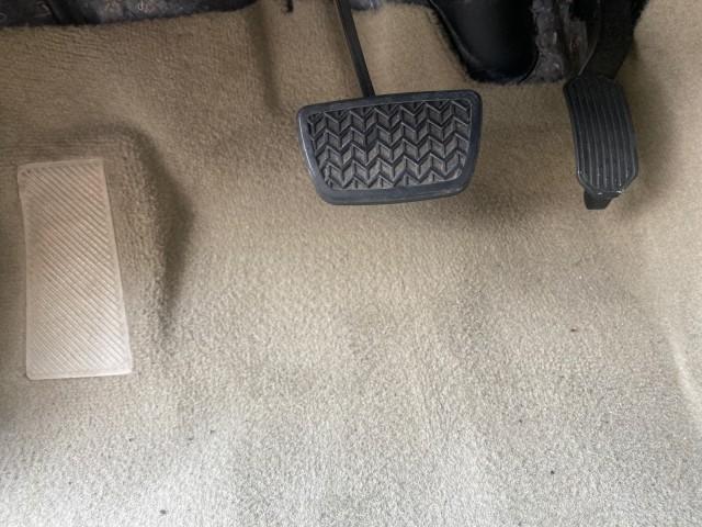 2011 Sandy Beach Metallic /Ivory Toyota Avalon Limited LEATHER LOADED SUNROOF (4T1BK3DB8BU) with an 3.5L DOHC EFI 24-Valve V6 Engine engine, Automatic transmission, located at 4701 North Dixie Hwy, Pompano Beach, FL, 33064, (954) 422-2889, 26.240938, -80.123474 - OUR WEBPAGE FLORIDACARS1.COM HAS OVER 100 PHOTOS AND FREE CARFAX LINK 2011 Toyota Avalon LIMITED LEATHER SUNROOF THE DASH HAS ABSOLUTELY NO CRACKS Sedan 4 DR 3.5L V6 F DOHC 24V Gasoline 29 MPG Front Wheel Drive Features A/C Seat(s) ABS Brakes Air Conditioning Alloy Wheels AM/FM Stereo Automatic Tran - Photo#59