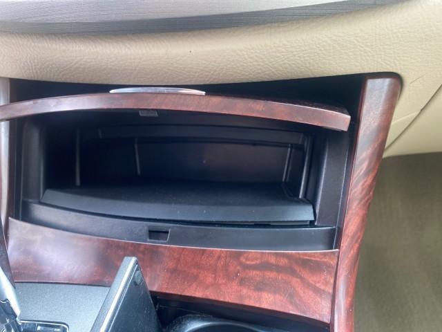 2011 Sandy Beach Metallic /Ivory Toyota Avalon Limited LEATHER LOADED SUNROOF (4T1BK3DB8BU) with an 3.5L DOHC EFI 24-Valve V6 Engine engine, Automatic transmission, located at 4701 North Dixie Hwy, Pompano Beach, FL, 33064, (954) 422-2889, 26.240938, -80.123474 - OUR WEBPAGE FLORIDACARS1.COM HAS OVER 100 PHOTOS AND FREE CARFAX LINK 2011 Toyota Avalon LIMITED LEATHER SUNROOF THE DASH HAS ABSOLUTELY NO CRACKS Sedan 4 DR 3.5L V6 F DOHC 24V Gasoline 29 MPG Front Wheel Drive Features A/C Seat(s) ABS Brakes Air Conditioning Alloy Wheels AM/FM Stereo Automatic Tran - Photo#66