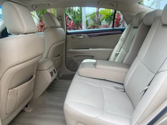 2011 Sandy Beach Metallic /Ivory Toyota Avalon Limited LEATHER LOADED SUNROOF (4T1BK3DB8BU) with an 3.5L DOHC EFI 24-Valve V6 Engine engine, Automatic transmission, located at 4701 North Dixie Hwy, Pompano Beach, FL, 33064, (954) 422-2889, 26.240938, -80.123474 - OUR WEBPAGE FLORIDACARS1.COM HAS OVER 100 PHOTOS AND FREE CARFAX LINK 2011 Toyota Avalon LIMITED LEATHER SUNROOF THE DASH HAS ABSOLUTELY NO CRACKS Sedan 4 DR 3.5L V6 F DOHC 24V Gasoline 29 MPG Front Wheel Drive Features A/C Seat(s) ABS Brakes Air Conditioning Alloy Wheels AM/FM Stereo Automatic Tran - Photo#86