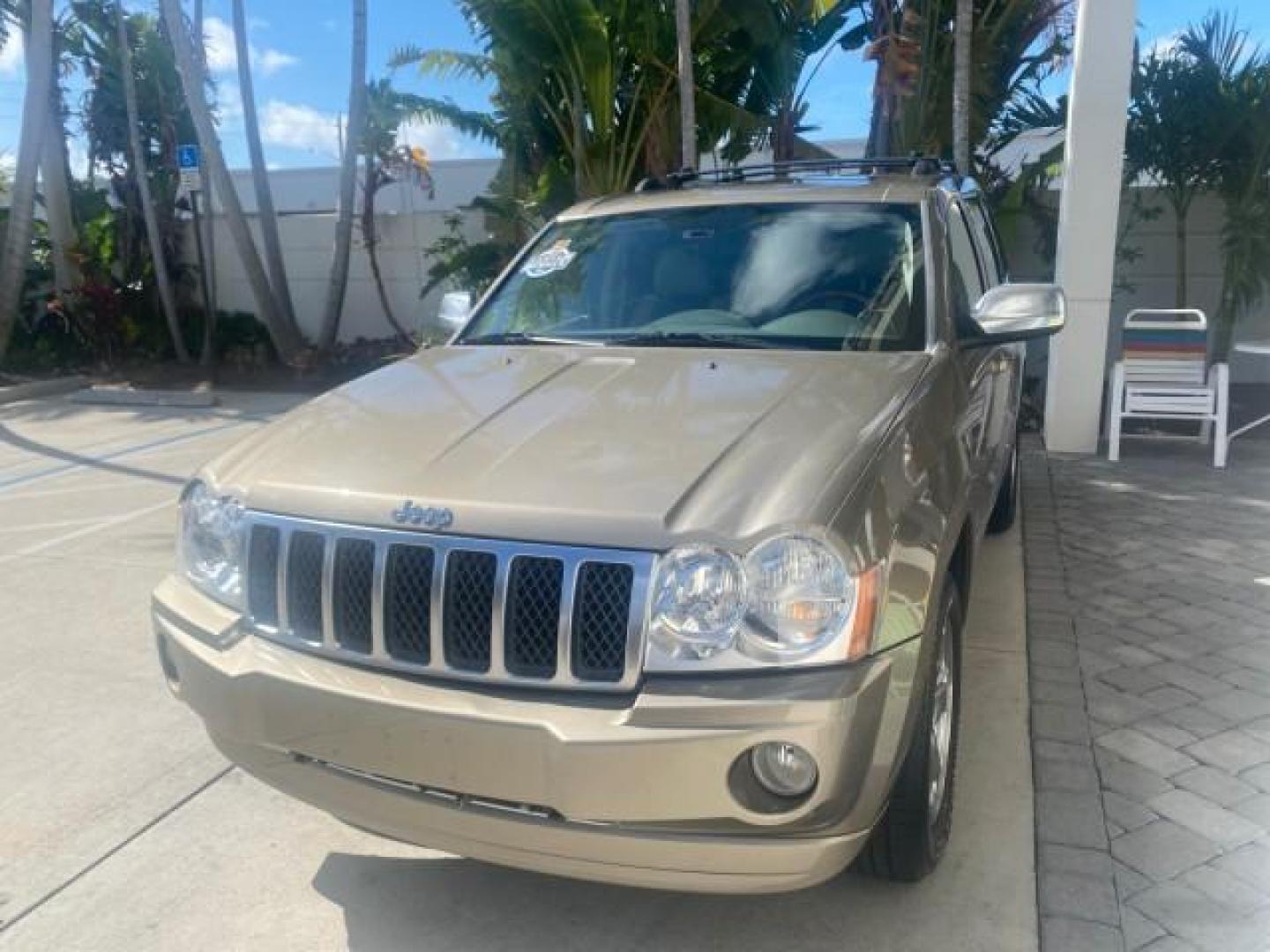 2006 Dark Khaki Pearl /Dark Khaki/Lght Graystone Jeep Grand Cherokee Overland LOW MILES 57,372 1 OWNER 4WD (1J8HR68226C) with an 5.7L Hemi Multi Displacement Engine engine, Automatic transmission, located at 4701 North Dixie Hwy, Pompano Beach, FL, 33064, (954) 422-2889, 26.240938, -80.123474 - OUR WEBPAGE FLORIDACARS1.COM HAS OVER 100 PHOTOS AND FREE CARFAX LINK 2006 Jeep Grand Cherokee Overland 1 OWNER 4WD 4 Door Wagon/Sport Utility 5.7L V8 F Gasoline 19 MPG Rear Wheel Drive w/ 4X4 Features 4WD/AWD ABS Brakes Air Conditioning Alloy Wheels AM/FM Stereo Automatic Transmission Auxiliary Aud- Photo#3