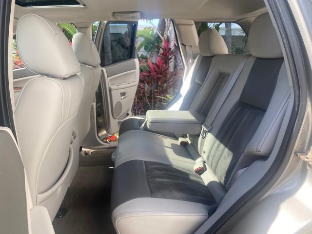 2006 Light Khaki Metallic /Dark Khaki/Lght Graystone Jeep Grand Cherokee Overland LOW MILES 57,372 1 OWNER 4WD (1J8HR68226C) with an 5.7L Hemi Multi Displacement Engine engine, Automatic transmission, located at 4701 North Dixie Hwy, Pompano Beach, FL, 33064, (954) 422-2889, 26.240938, -80.123474 - OUR WEBPAGE FLORIDACARS1.COM HAS OVER 100 PHOTOS AND FREE CARFAX LINK 2006 Jeep Grand Cherokee Overland 1 OWNER 4WD 4 Door Wagon/Sport Utility 5.7L V8 F Gasoline 19 MPG Rear Wheel Drive w/ 4X4 Features 4WD/AWD ABS Brakes Air Conditioning Alloy Wheels AM/FM Stereo Automatic Transmission Auxiliary Aud - Photo#14