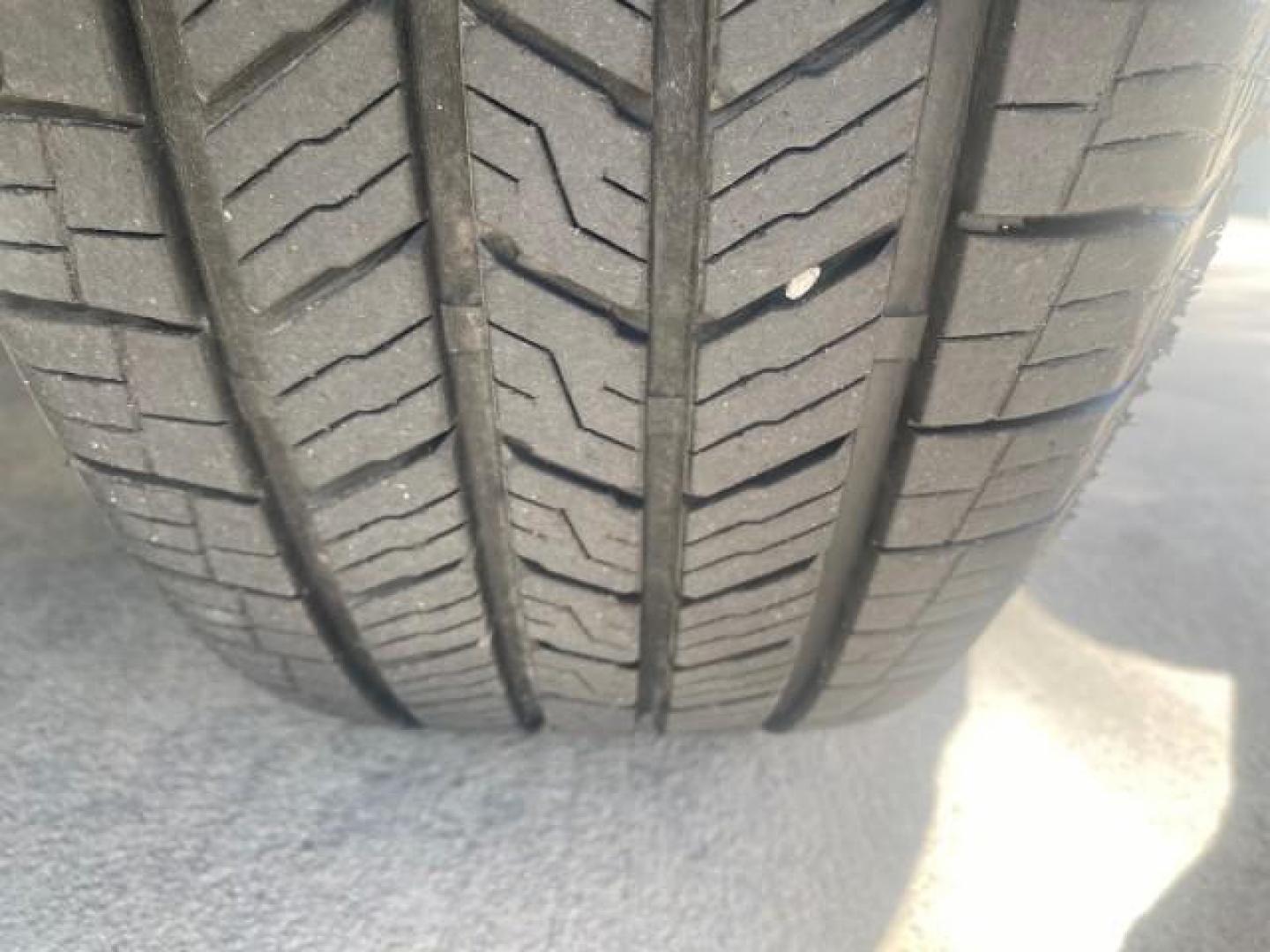 2006 Dark Khaki Pearl /Dark Khaki/Lght Graystone Jeep Grand Cherokee Overland LOW MILES 57,372 1 OWNER 4WD (1J8HR68226C) with an 5.7L Hemi Multi Displacement Engine engine, Automatic transmission, located at 4701 North Dixie Hwy, Pompano Beach, FL, 33064, (954) 422-2889, 26.240938, -80.123474 - OUR WEBPAGE FLORIDACARS1.COM HAS OVER 100 PHOTOS AND FREE CARFAX LINK 2006 Jeep Grand Cherokee Overland 1 OWNER 4WD 4 Door Wagon/Sport Utility 5.7L V8 F Gasoline 19 MPG Rear Wheel Drive w/ 4X4 Features 4WD/AWD ABS Brakes Air Conditioning Alloy Wheels AM/FM Stereo Automatic Transmission Auxiliary Aud- Photo#20