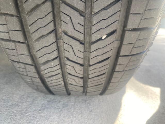 2006 Light Khaki Metallic /Dark Khaki/Lght Graystone Jeep Grand Cherokee Overland LOW MILES 57,372 1 OWNER 4WD (1J8HR68226C) with an 5.7L Hemi Multi Displacement Engine engine, Automatic transmission, located at 4701 North Dixie Hwy, Pompano Beach, FL, 33064, (954) 422-2889, 26.240938, -80.123474 - OUR WEBPAGE FLORIDACARS1.COM HAS OVER 100 PHOTOS AND FREE CARFAX LINK 2006 Jeep Grand Cherokee Overland 1 OWNER 4WD 4 Door Wagon/Sport Utility 5.7L V8 F Gasoline 19 MPG Rear Wheel Drive w/ 4X4 Features 4WD/AWD ABS Brakes Air Conditioning Alloy Wheels AM/FM Stereo Automatic Transmission Auxiliary Aud - Photo#20