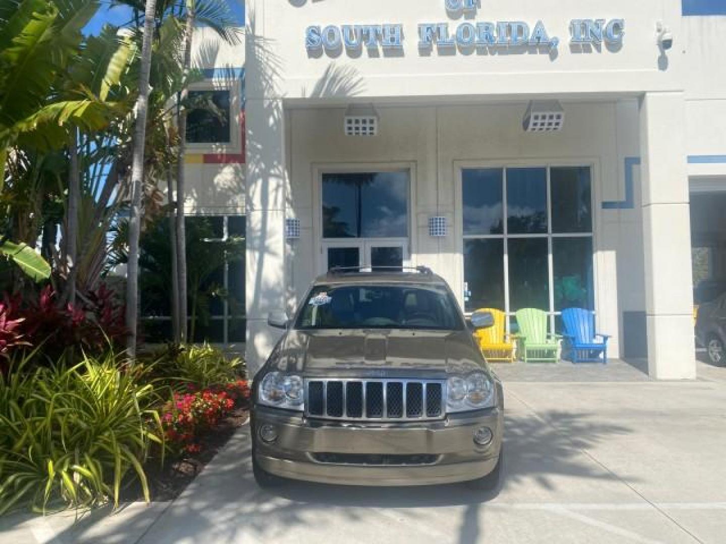 2006 Dark Khaki Pearl /Dark Khaki/Lght Graystone Jeep Grand Cherokee Overland LOW MILES 57,372 1 OWNER 4WD (1J8HR68226C) with an 5.7L Hemi Multi Displacement Engine engine, Automatic transmission, located at 4701 North Dixie Hwy, Pompano Beach, FL, 33064, (954) 422-2889, 26.240938, -80.123474 - OUR WEBPAGE FLORIDACARS1.COM HAS OVER 100 PHOTOS AND FREE CARFAX LINK 2006 Jeep Grand Cherokee Overland 1 OWNER 4WD 4 Door Wagon/Sport Utility 5.7L V8 F Gasoline 19 MPG Rear Wheel Drive w/ 4X4 Features 4WD/AWD ABS Brakes Air Conditioning Alloy Wheels AM/FM Stereo Automatic Transmission Auxiliary Aud- Photo#26