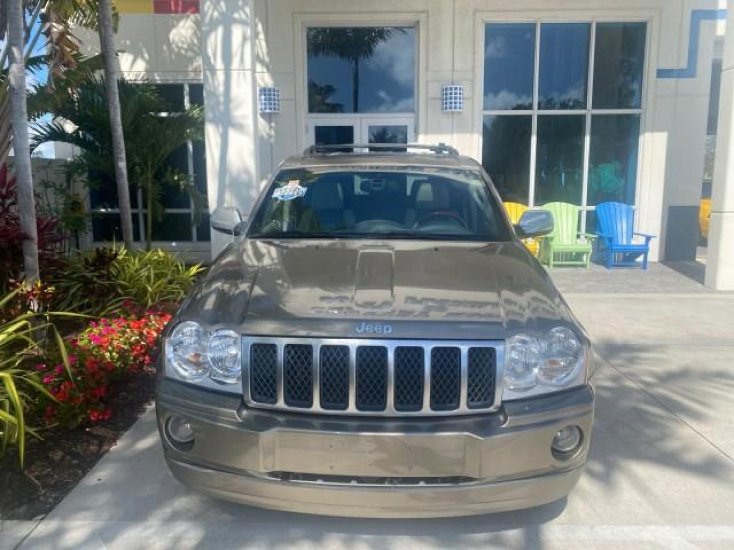2006 Dark Khaki Pearl /Dark Khaki/Lght Graystone Jeep Grand Cherokee Overland LOW MILES 57,372 1 OWNER 4WD (1J8HR68226C) with an 5.7L Hemi Multi Displacement Engine engine, Automatic transmission, located at 4701 North Dixie Hwy, Pompano Beach, FL, 33064, (954) 422-2889, 26.240938, -80.123474 - OUR WEBPAGE FLORIDACARS1.COM HAS OVER 100 PHOTOS AND FREE CARFAX LINK 2006 Jeep Grand Cherokee Overland 1 OWNER 4WD 4 Door Wagon/Sport Utility 5.7L V8 F Gasoline 19 MPG Rear Wheel Drive w/ 4X4 Features 4WD/AWD ABS Brakes Air Conditioning Alloy Wheels AM/FM Stereo Automatic Transmission Auxiliary Aud- Photo#27
