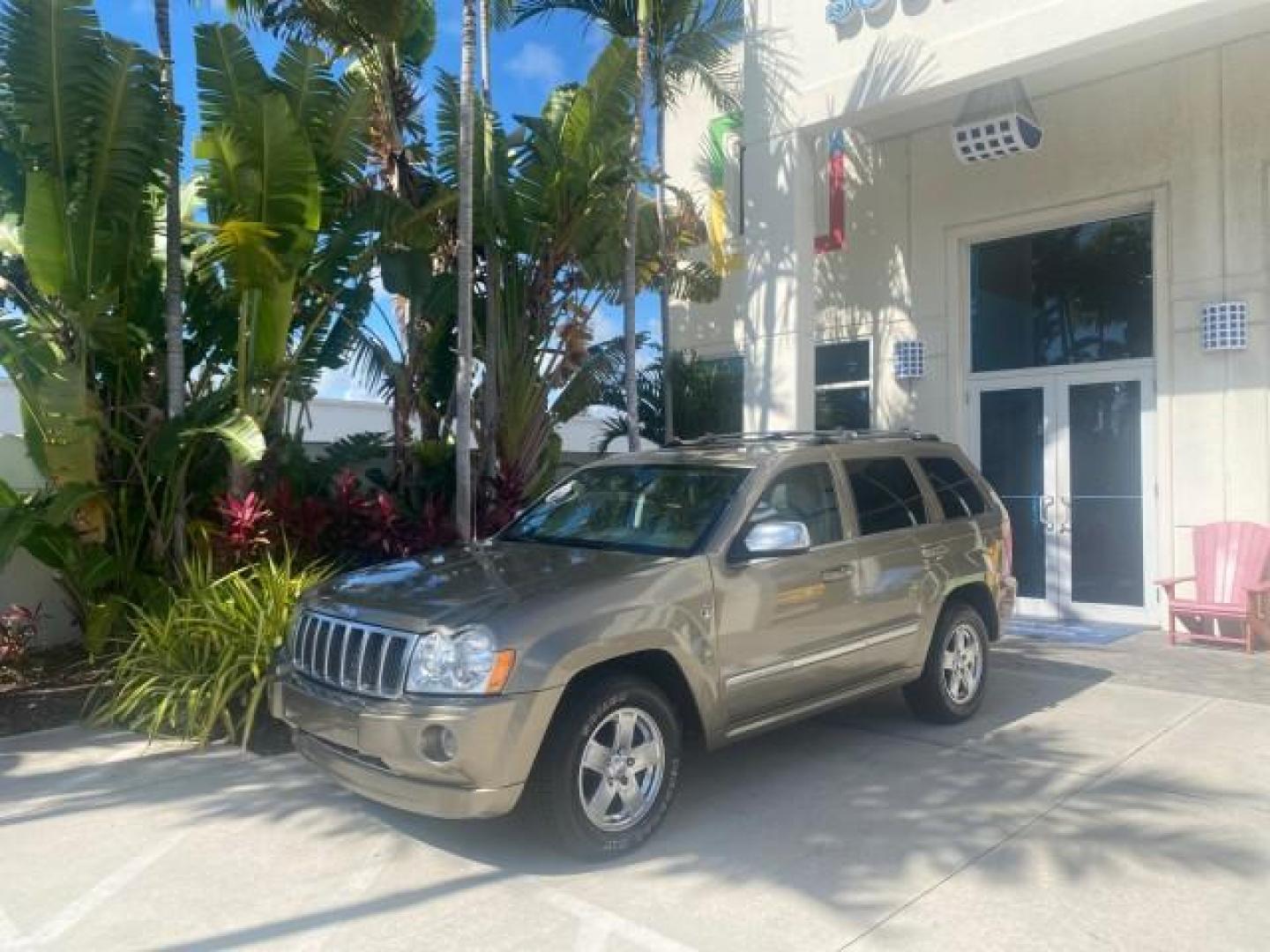 2006 Dark Khaki Pearl /Dark Khaki/Lght Graystone Jeep Grand Cherokee Overland LOW MILES 57,372 1 OWNER 4WD (1J8HR68226C) with an 5.7L Hemi Multi Displacement Engine engine, Automatic transmission, located at 4701 North Dixie Hwy, Pompano Beach, FL, 33064, (954) 422-2889, 26.240938, -80.123474 - OUR WEBPAGE FLORIDACARS1.COM HAS OVER 100 PHOTOS AND FREE CARFAX LINK 2006 Jeep Grand Cherokee Overland 1 OWNER 4WD 4 Door Wagon/Sport Utility 5.7L V8 F Gasoline 19 MPG Rear Wheel Drive w/ 4X4 Features 4WD/AWD ABS Brakes Air Conditioning Alloy Wheels AM/FM Stereo Automatic Transmission Auxiliary Aud- Photo#28