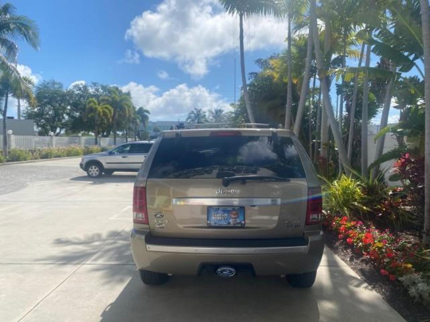2006 Dark Khaki Pearl /Dark Khaki/Lght Graystone Jeep Grand Cherokee Overland LOW MILES 57,372 1 OWNER 4WD (1J8HR68226C) with an 5.7L Hemi Multi Displacement Engine engine, Automatic transmission, located at 4701 North Dixie Hwy, Pompano Beach, FL, 33064, (954) 422-2889, 26.240938, -80.123474 - OUR WEBPAGE FLORIDACARS1.COM HAS OVER 100 PHOTOS AND FREE CARFAX LINK 2006 Jeep Grand Cherokee Overland 1 OWNER 4WD 4 Door Wagon/Sport Utility 5.7L V8 F Gasoline 19 MPG Rear Wheel Drive w/ 4X4 Features 4WD/AWD ABS Brakes Air Conditioning Alloy Wheels AM/FM Stereo Automatic Transmission Auxiliary Aud- Photo#34