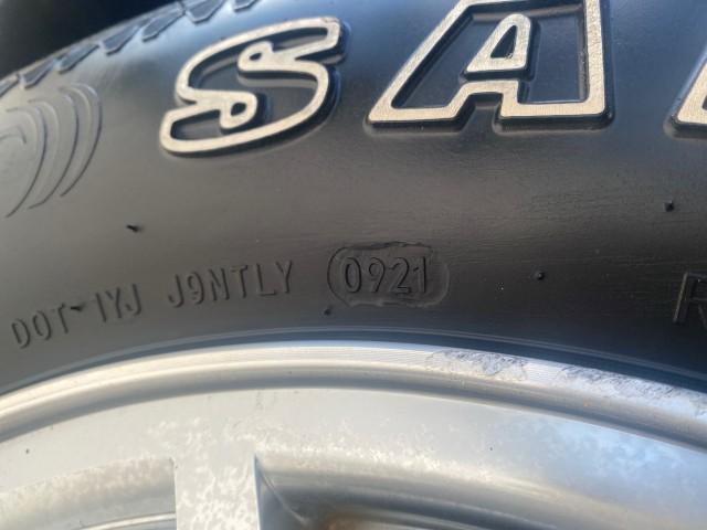 2006 Light Khaki Metallic /Dark Khaki/Lght Graystone Jeep Grand Cherokee Overland LOW MILES 57,372 1 OWNER 4WD (1J8HR68226C) with an 5.7L Hemi Multi Displacement Engine engine, Automatic transmission, located at 4701 North Dixie Hwy, Pompano Beach, FL, 33064, (954) 422-2889, 26.240938, -80.123474 - OUR WEBPAGE FLORIDACARS1.COM HAS OVER 100 PHOTOS AND FREE CARFAX LINK 2006 Jeep Grand Cherokee Overland 1 OWNER 4WD 4 Door Wagon/Sport Utility 5.7L V8 F Gasoline 19 MPG Rear Wheel Drive w/ 4X4 Features 4WD/AWD ABS Brakes Air Conditioning Alloy Wheels AM/FM Stereo Automatic Transmission Auxiliary Aud - Photo#36