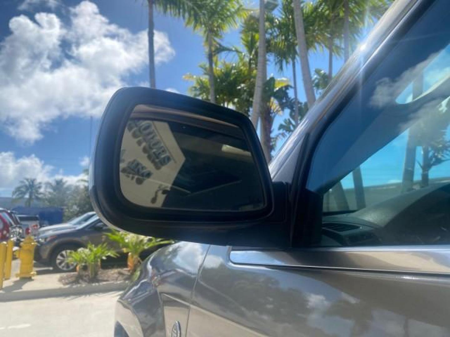 2006 Dark Khaki Pearl /Dark Khaki/Lght Graystone Jeep Grand Cherokee Overland LOW MILES 57,372 1 OWNER 4WD (1J8HR68226C) with an 5.7L Hemi Multi Displacement Engine engine, Automatic transmission, located at 4701 North Dixie Hwy, Pompano Beach, FL, 33064, (954) 422-2889, 26.240938, -80.123474 - OUR WEBPAGE FLORIDACARS1.COM HAS OVER 100 PHOTOS AND FREE CARFAX LINK 2006 Jeep Grand Cherokee Overland 1 OWNER 4WD 4 Door Wagon/Sport Utility 5.7L V8 F Gasoline 19 MPG Rear Wheel Drive w/ 4X4 Features 4WD/AWD ABS Brakes Air Conditioning Alloy Wheels AM/FM Stereo Automatic Transmission Auxiliary Aud- Photo#39