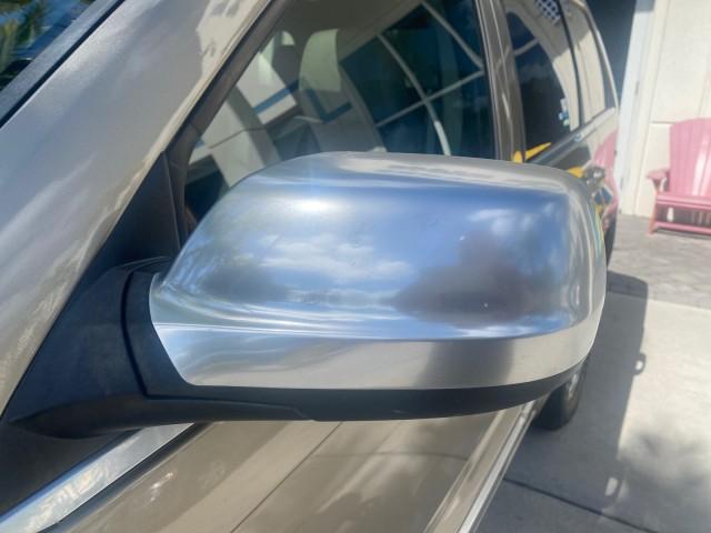 2006 Light Khaki Metallic /Dark Khaki/Lght Graystone Jeep Grand Cherokee Overland LOW MILES 57,372 1 OWNER 4WD (1J8HR68226C) with an 5.7L Hemi Multi Displacement Engine engine, Automatic transmission, located at 4701 North Dixie Hwy, Pompano Beach, FL, 33064, (954) 422-2889, 26.240938, -80.123474 - OUR WEBPAGE FLORIDACARS1.COM HAS OVER 100 PHOTOS AND FREE CARFAX LINK 2006 Jeep Grand Cherokee Overland 1 OWNER 4WD 4 Door Wagon/Sport Utility 5.7L V8 F Gasoline 19 MPG Rear Wheel Drive w/ 4X4 Features 4WD/AWD ABS Brakes Air Conditioning Alloy Wheels AM/FM Stereo Automatic Transmission Auxiliary Aud - Photo#40