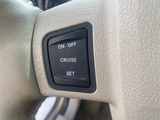 2006 Light Khaki Metallic /Dark Khaki/Lght Graystone Jeep Grand Cherokee Overland LOW MILES 57,372 1 OWNER 4WD (1J8HR68226C) with an 5.7L Hemi Multi Displacement Engine engine, Automatic transmission, located at 4701 North Dixie Hwy, Pompano Beach, FL, 33064, (954) 422-2889, 26.240938, -80.123474 - OUR WEBPAGE FLORIDACARS1.COM HAS OVER 100 PHOTOS AND FREE CARFAX LINK 2006 Jeep Grand Cherokee Overland 1 OWNER 4WD 4 Door Wagon/Sport Utility 5.7L V8 F Gasoline 19 MPG Rear Wheel Drive w/ 4X4 Features 4WD/AWD ABS Brakes Air Conditioning Alloy Wheels AM/FM Stereo Automatic Transmission Auxiliary Aud - Photo#51