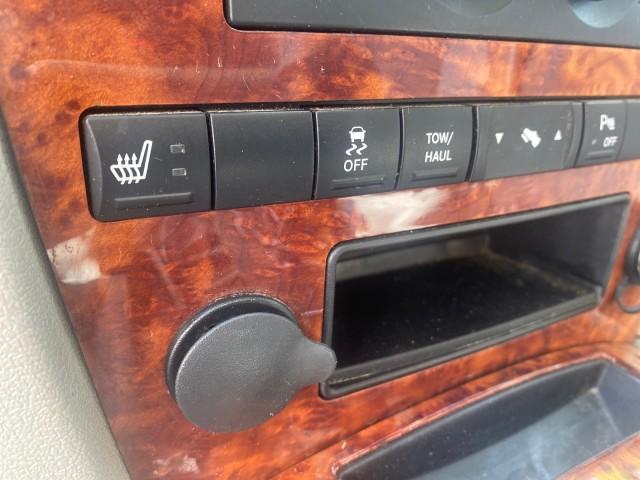 2006 Light Khaki Metallic /Dark Khaki/Lght Graystone Jeep Grand Cherokee Overland LOW MILES 57,372 1 OWNER 4WD (1J8HR68226C) with an 5.7L Hemi Multi Displacement Engine engine, Automatic transmission, located at 4701 North Dixie Hwy, Pompano Beach, FL, 33064, (954) 422-2889, 26.240938, -80.123474 - OUR WEBPAGE FLORIDACARS1.COM HAS OVER 100 PHOTOS AND FREE CARFAX LINK 2006 Jeep Grand Cherokee Overland 1 OWNER 4WD 4 Door Wagon/Sport Utility 5.7L V8 F Gasoline 19 MPG Rear Wheel Drive w/ 4X4 Features 4WD/AWD ABS Brakes Air Conditioning Alloy Wheels AM/FM Stereo Automatic Transmission Auxiliary Aud - Photo#59