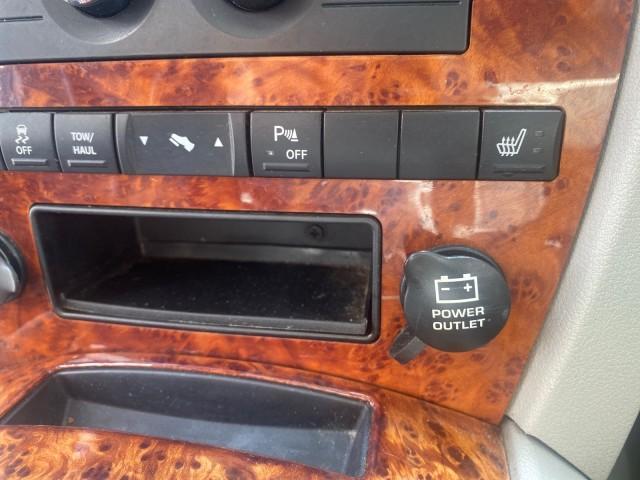 2006 Light Khaki Metallic /Dark Khaki/Lght Graystone Jeep Grand Cherokee Overland LOW MILES 57,372 1 OWNER 4WD (1J8HR68226C) with an 5.7L Hemi Multi Displacement Engine engine, Automatic transmission, located at 4701 North Dixie Hwy, Pompano Beach, FL, 33064, (954) 422-2889, 26.240938, -80.123474 - OUR WEBPAGE FLORIDACARS1.COM HAS OVER 100 PHOTOS AND FREE CARFAX LINK 2006 Jeep Grand Cherokee Overland 1 OWNER 4WD 4 Door Wagon/Sport Utility 5.7L V8 F Gasoline 19 MPG Rear Wheel Drive w/ 4X4 Features 4WD/AWD ABS Brakes Air Conditioning Alloy Wheels AM/FM Stereo Automatic Transmission Auxiliary Aud - Photo#60