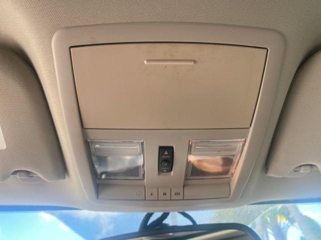 2006 Light Khaki Metallic /Dark Khaki/Lght Graystone Jeep Grand Cherokee Overland LOW MILES 57,372 1 OWNER 4WD (1J8HR68226C) with an 5.7L Hemi Multi Displacement Engine engine, Automatic transmission, located at 4701 North Dixie Hwy, Pompano Beach, FL, 33064, (954) 422-2889, 26.240938, -80.123474 - OUR WEBPAGE FLORIDACARS1.COM HAS OVER 100 PHOTOS AND FREE CARFAX LINK 2006 Jeep Grand Cherokee Overland 1 OWNER 4WD 4 Door Wagon/Sport Utility 5.7L V8 F Gasoline 19 MPG Rear Wheel Drive w/ 4X4 Features 4WD/AWD ABS Brakes Air Conditioning Alloy Wheels AM/FM Stereo Automatic Transmission Auxiliary Aud - Photo#65