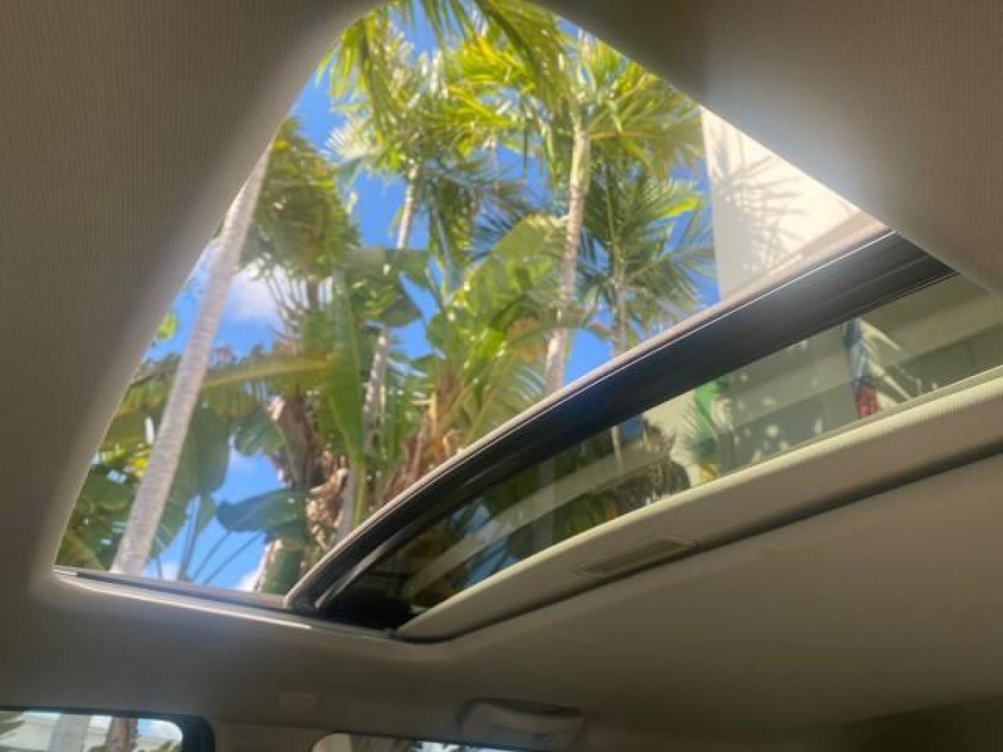 2006 Dark Khaki Pearl /Dark Khaki/Lght Graystone Jeep Grand Cherokee Overland LOW MILES 57,372 1 OWNER 4WD (1J8HR68226C) with an 5.7L Hemi Multi Displacement Engine engine, Automatic transmission, located at 4701 North Dixie Hwy, Pompano Beach, FL, 33064, (954) 422-2889, 26.240938, -80.123474 - OUR WEBPAGE FLORIDACARS1.COM HAS OVER 100 PHOTOS AND FREE CARFAX LINK 2006 Jeep Grand Cherokee Overland 1 OWNER 4WD 4 Door Wagon/Sport Utility 5.7L V8 F Gasoline 19 MPG Rear Wheel Drive w/ 4X4 Features 4WD/AWD ABS Brakes Air Conditioning Alloy Wheels AM/FM Stereo Automatic Transmission Auxiliary Aud- Photo#71