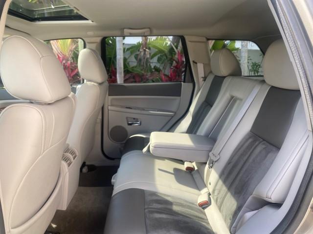 2006 Light Khaki Metallic /Dark Khaki/Lght Graystone Jeep Grand Cherokee Overland LOW MILES 57,372 1 OWNER 4WD (1J8HR68226C) with an 5.7L Hemi Multi Displacement Engine engine, Automatic transmission, located at 4701 North Dixie Hwy, Pompano Beach, FL, 33064, (954) 422-2889, 26.240938, -80.123474 - OUR WEBPAGE FLORIDACARS1.COM HAS OVER 100 PHOTOS AND FREE CARFAX LINK 2006 Jeep Grand Cherokee Overland 1 OWNER 4WD 4 Door Wagon/Sport Utility 5.7L V8 F Gasoline 19 MPG Rear Wheel Drive w/ 4X4 Features 4WD/AWD ABS Brakes Air Conditioning Alloy Wheels AM/FM Stereo Automatic Transmission Auxiliary Aud - Photo#80