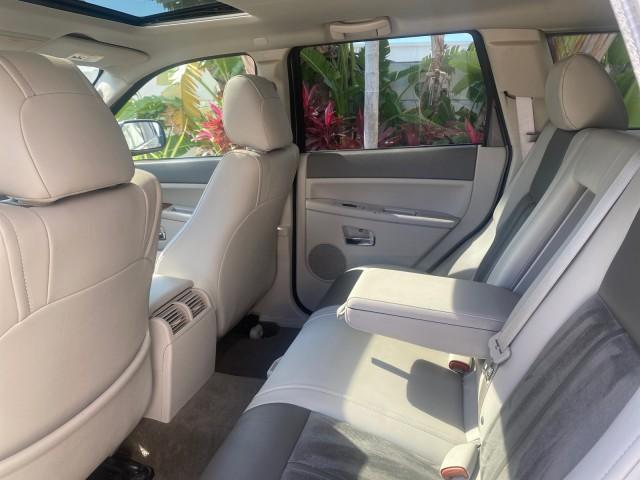 2006 Light Khaki Metallic /Dark Khaki/Lght Graystone Jeep Grand Cherokee Overland LOW MILES 57,372 1 OWNER 4WD (1J8HR68226C) with an 5.7L Hemi Multi Displacement Engine engine, Automatic transmission, located at 4701 North Dixie Hwy, Pompano Beach, FL, 33064, (954) 422-2889, 26.240938, -80.123474 - OUR WEBPAGE FLORIDACARS1.COM HAS OVER 100 PHOTOS AND FREE CARFAX LINK 2006 Jeep Grand Cherokee Overland 1 OWNER 4WD 4 Door Wagon/Sport Utility 5.7L V8 F Gasoline 19 MPG Rear Wheel Drive w/ 4X4 Features 4WD/AWD ABS Brakes Air Conditioning Alloy Wheels AM/FM Stereo Automatic Transmission Auxiliary Aud - Photo#81