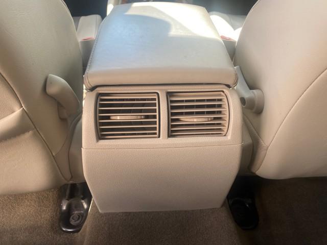 2006 Light Khaki Metallic /Dark Khaki/Lght Graystone Jeep Grand Cherokee Overland LOW MILES 57,372 1 OWNER 4WD (1J8HR68226C) with an 5.7L Hemi Multi Displacement Engine engine, Automatic transmission, located at 4701 North Dixie Hwy, Pompano Beach, FL, 33064, (954) 422-2889, 26.240938, -80.123474 - OUR WEBPAGE FLORIDACARS1.COM HAS OVER 100 PHOTOS AND FREE CARFAX LINK 2006 Jeep Grand Cherokee Overland 1 OWNER 4WD 4 Door Wagon/Sport Utility 5.7L V8 F Gasoline 19 MPG Rear Wheel Drive w/ 4X4 Features 4WD/AWD ABS Brakes Air Conditioning Alloy Wheels AM/FM Stereo Automatic Transmission Auxiliary Aud - Photo#84