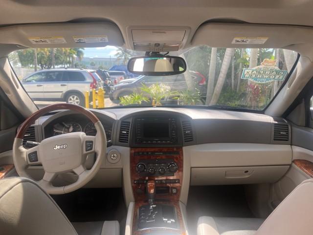 2006 Light Khaki Metallic /Dark Khaki/Lght Graystone Jeep Grand Cherokee Overland LOW MILES 57,372 1 OWNER 4WD (1J8HR68226C) with an 5.7L Hemi Multi Displacement Engine engine, Automatic transmission, located at 4701 North Dixie Hwy, Pompano Beach, FL, 33064, (954) 422-2889, 26.240938, -80.123474 - OUR WEBPAGE FLORIDACARS1.COM HAS OVER 100 PHOTOS AND FREE CARFAX LINK 2006 Jeep Grand Cherokee Overland 1 OWNER 4WD 4 Door Wagon/Sport Utility 5.7L V8 F Gasoline 19 MPG Rear Wheel Drive w/ 4X4 Features 4WD/AWD ABS Brakes Air Conditioning Alloy Wheels AM/FM Stereo Automatic Transmission Auxiliary Aud - Photo#85