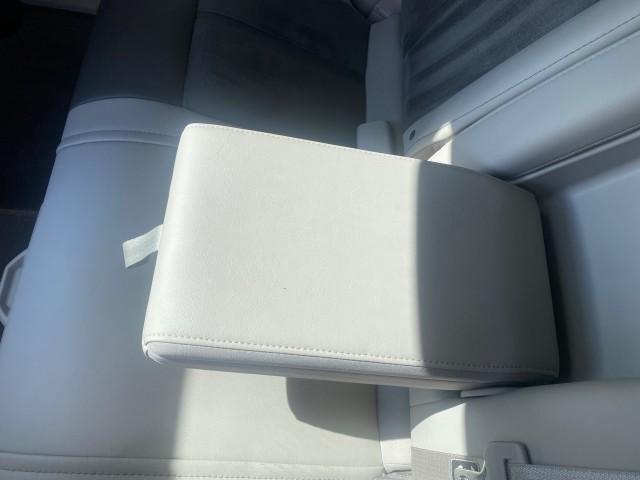 2006 Light Khaki Metallic /Dark Khaki/Lght Graystone Jeep Grand Cherokee Overland LOW MILES 57,372 1 OWNER 4WD (1J8HR68226C) with an 5.7L Hemi Multi Displacement Engine engine, Automatic transmission, located at 4701 North Dixie Hwy, Pompano Beach, FL, 33064, (954) 422-2889, 26.240938, -80.123474 - OUR WEBPAGE FLORIDACARS1.COM HAS OVER 100 PHOTOS AND FREE CARFAX LINK 2006 Jeep Grand Cherokee Overland 1 OWNER 4WD 4 Door Wagon/Sport Utility 5.7L V8 F Gasoline 19 MPG Rear Wheel Drive w/ 4X4 Features 4WD/AWD ABS Brakes Air Conditioning Alloy Wheels AM/FM Stereo Automatic Transmission Auxiliary Aud - Photo#88