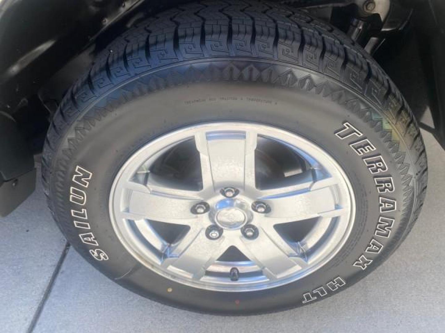 2006 Dark Khaki Pearl /Dark Khaki/Lght Graystone Jeep Grand Cherokee Overland LOW MILES 57,372 1 OWNER 4WD (1J8HR68226C) with an 5.7L Hemi Multi Displacement Engine engine, Automatic transmission, located at 4701 North Dixie Hwy, Pompano Beach, FL, 33064, (954) 422-2889, 26.240938, -80.123474 - OUR WEBPAGE FLORIDACARS1.COM HAS OVER 100 PHOTOS AND FREE CARFAX LINK 2006 Jeep Grand Cherokee Overland 1 OWNER 4WD 4 Door Wagon/Sport Utility 5.7L V8 F Gasoline 19 MPG Rear Wheel Drive w/ 4X4 Features 4WD/AWD ABS Brakes Air Conditioning Alloy Wheels AM/FM Stereo Automatic Transmission Auxiliary Aud- Photo#89