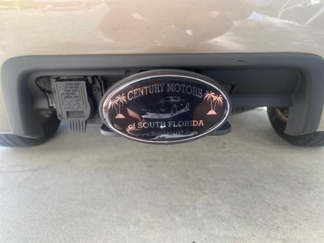 2006 Light Khaki Metallic /Dark Khaki/Lght Graystone Jeep Grand Cherokee Overland LOW MILES 57,372 1 OWNER 4WD (1J8HR68226C) with an 5.7L Hemi Multi Displacement Engine engine, Automatic transmission, located at 4701 North Dixie Hwy, Pompano Beach, FL, 33064, (954) 422-2889, 26.240938, -80.123474 - OUR WEBPAGE FLORIDACARS1.COM HAS OVER 100 PHOTOS AND FREE CARFAX LINK 2006 Jeep Grand Cherokee Overland 1 OWNER 4WD 4 Door Wagon/Sport Utility 5.7L V8 F Gasoline 19 MPG Rear Wheel Drive w/ 4X4 Features 4WD/AWD ABS Brakes Air Conditioning Alloy Wheels AM/FM Stereo Automatic Transmission Auxiliary Aud - Photo#98