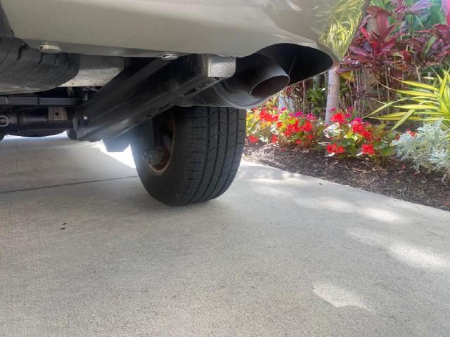 2006 Dark Khaki Pearl /Dark Khaki/Lght Graystone Jeep Grand Cherokee Overland LOW MILES 57,372 1 OWNER 4WD (1J8HR68226C) with an 5.7L Hemi Multi Displacement Engine engine, Automatic transmission, located at 4701 North Dixie Hwy, Pompano Beach, FL, 33064, (954) 422-2889, 26.240938, -80.123474 - OUR WEBPAGE FLORIDACARS1.COM HAS OVER 100 PHOTOS AND FREE CARFAX LINK 2006 Jeep Grand Cherokee Overland 1 OWNER 4WD 4 Door Wagon/Sport Utility 5.7L V8 F Gasoline 19 MPG Rear Wheel Drive w/ 4X4 Features 4WD/AWD ABS Brakes Air Conditioning Alloy Wheels AM/FM Stereo Automatic Transmission Auxiliary Aud- Photo#99