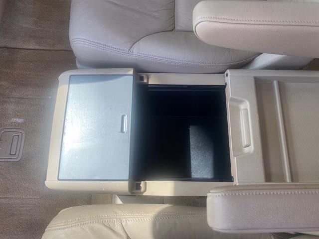 2005 Redrock Pearl /Ivory Honda Odyssey TOURING LOW MILES 62,337 FL (5FNRL38815B) with an 3.5L SOHC MPFI 24-Valve i-VTEC V6 Engine engine, Automatic transmission, located at 4701 North Dixie Hwy, Pompano Beach, FL, 33064, (954) 422-2889, 26.240938, -80.123474 - OUR WEBPAGE FLORIDACARS1.COM HAS OVER 100 PHOTOS AND FREE CARFAX LINK 2005 Honda Odyssey Touring LOADED LEATHER SUNROOF NAVIGATION Van 3.5L V6 F SOHC 24V Gasoline 28 MPG Front Wheel Drive Features ABS Brakes Air Conditioning Alloy Wheels AM/FM Stereo Automatic Transmission Auxiliary Audio Input CD A - Photo#86