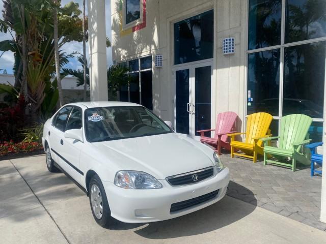 2000 Taffeta White /Gray Honda Civic LX LOW MILES 31,619 1 OWNER (2HGEJ667XYH) with an 1.6L SOHC 16-Valve I4 Engine engine, Automatic transmission, located at 4701 North Dixie Hwy, Pompano Beach, FL, 33064, (954) 422-2889, 26.240938, -80.123474 - OUR WEBPAGE FLORIDACARS1.COM HAS OVER 100 PHOTOS AND FREE CARFAX LINK 2000 Honda Civic LX 1 OWNER Sedan 4 DR 1.6L I4 F SOHC 16V Gasoline 36 MPG Front Wheel Drive Features ABS Brakes Air Conditioning AM/FM Stereo Automatic Transmission Cloth Seats Cruise Control Power Locks Power Mirrors Power Window - Photo#1