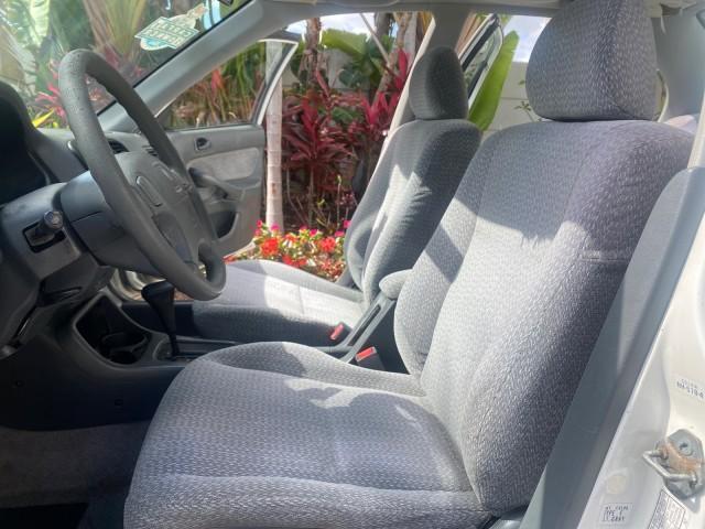 2000 Taffeta White /Gray Honda Civic LX LOW MILES 31,619 1 OWNER (2HGEJ667XYH) with an 1.6L SOHC 16-Valve I4 Engine engine, Automatic transmission, located at 4701 North Dixie Hwy, Pompano Beach, FL, 33064, (954) 422-2889, 26.240938, -80.123474 - OUR WEBPAGE FLORIDACARS1.COM HAS OVER 100 PHOTOS AND FREE CARFAX LINK 2000 Honda Civic LX 1 OWNER Sedan 4 DR 1.6L I4 F SOHC 16V Gasoline 36 MPG Front Wheel Drive Features ABS Brakes Air Conditioning AM/FM Stereo Automatic Transmission Cloth Seats Cruise Control Power Locks Power Mirrors Power Window - Photo#10