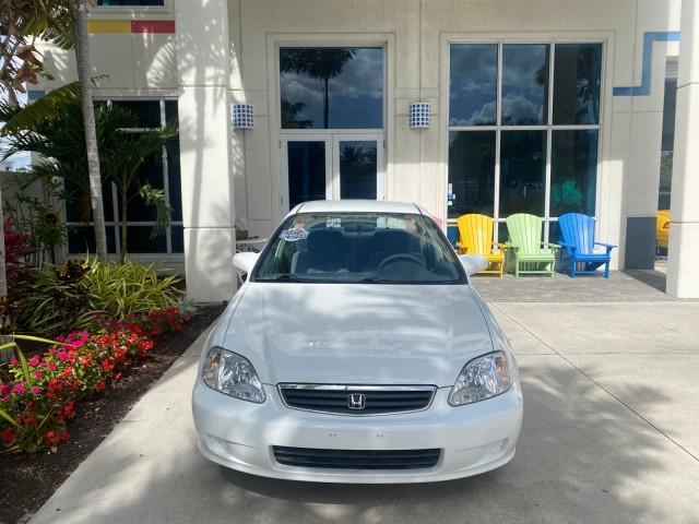 2000 Taffeta White /Gray Honda Civic LX LOW MILES 31,619 1 OWNER (2HGEJ667XYH) with an 1.6L SOHC 16-Valve I4 Engine engine, Automatic transmission, located at 4701 North Dixie Hwy, Pompano Beach, FL, 33064, (954) 422-2889, 26.240938, -80.123474 - OUR WEBPAGE FLORIDACARS1.COM HAS OVER 100 PHOTOS AND FREE CARFAX LINK 2000 Honda Civic LX 1 OWNER Sedan 4 DR 1.6L I4 F SOHC 16V Gasoline 36 MPG Front Wheel Drive Features ABS Brakes Air Conditioning AM/FM Stereo Automatic Transmission Cloth Seats Cruise Control Power Locks Power Mirrors Power Window - Photo#26