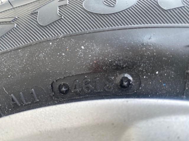 2000 Taffeta White /Gray Honda Civic LX LOW MILES 31,619 1 OWNER (2HGEJ667XYH) with an 1.6L SOHC 16-Valve I4 Engine engine, Automatic transmission, located at 4701 North Dixie Hwy, Pompano Beach, FL, 33064, (954) 422-2889, 26.240938, -80.123474 - OUR WEBPAGE FLORIDACARS1.COM HAS OVER 100 PHOTOS AND FREE CARFAX LINK 2000 Honda Civic LX 1 OWNER Sedan 4 DR 1.6L I4 F SOHC 16V Gasoline 36 MPG Front Wheel Drive Features ABS Brakes Air Conditioning AM/FM Stereo Automatic Transmission Cloth Seats Cruise Control Power Locks Power Mirrors Power Window - Photo#36