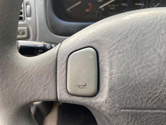 2000 Taffeta White /Gray Honda Civic LX LOW MILES 31,619 1 OWNER (2HGEJ667XYH) with an 1.6L SOHC 16-Valve I4 Engine engine, Automatic transmission, located at 4701 North Dixie Hwy, Pompano Beach, FL, 33064, (954) 422-2889, 26.240938, -80.123474 - OUR WEBPAGE FLORIDACARS1.COM HAS OVER 100 PHOTOS AND FREE CARFAX LINK 2000 Honda Civic LX 1 OWNER Sedan 4 DR 1.6L I4 F SOHC 16V Gasoline 36 MPG Front Wheel Drive Features ABS Brakes Air Conditioning AM/FM Stereo Automatic Transmission Cloth Seats Cruise Control Power Locks Power Mirrors Power Window - Photo#48