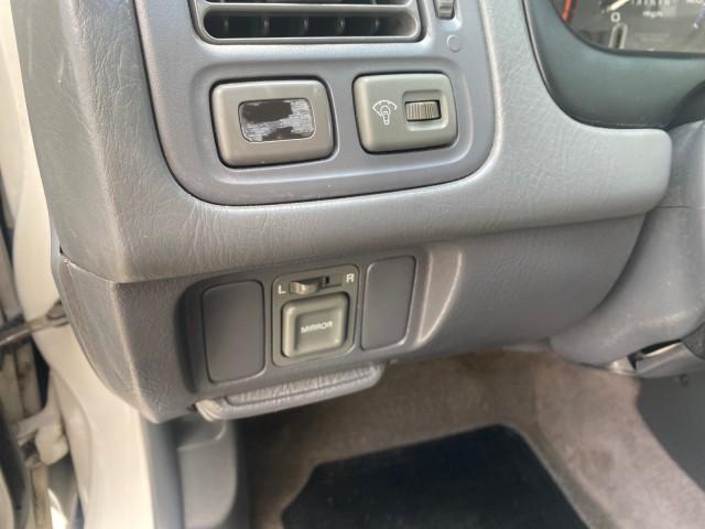 2000 Taffeta White /Gray Honda Civic LX LOW MILES 31,619 1 OWNER (2HGEJ667XYH) with an 1.6L SOHC 16-Valve I4 Engine engine, Automatic transmission, located at 4701 North Dixie Hwy, Pompano Beach, FL, 33064, (954) 422-2889, 26.240938, -80.123474 - OUR WEBPAGE FLORIDACARS1.COM HAS OVER 100 PHOTOS AND FREE CARFAX LINK 2000 Honda Civic LX 1 OWNER Sedan 4 DR 1.6L I4 F SOHC 16V Gasoline 36 MPG Front Wheel Drive Features ABS Brakes Air Conditioning AM/FM Stereo Automatic Transmission Cloth Seats Cruise Control Power Locks Power Mirrors Power Window - Photo#52