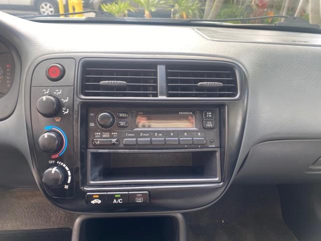 2000 Taffeta White /Gray Honda Civic LX LOW MILES 31,619 1 OWNER (2HGEJ667XYH) with an 1.6L SOHC 16-Valve I4 Engine engine, Automatic transmission, located at 4701 North Dixie Hwy, Pompano Beach, FL, 33064, (954) 422-2889, 26.240938, -80.123474 - OUR WEBPAGE FLORIDACARS1.COM HAS OVER 100 PHOTOS AND FREE CARFAX LINK 2000 Honda Civic LX 1 OWNER Sedan 4 DR 1.6L I4 F SOHC 16V Gasoline 36 MPG Front Wheel Drive Features ABS Brakes Air Conditioning AM/FM Stereo Automatic Transmission Cloth Seats Cruise Control Power Locks Power Mirrors Power Window - Photo#55