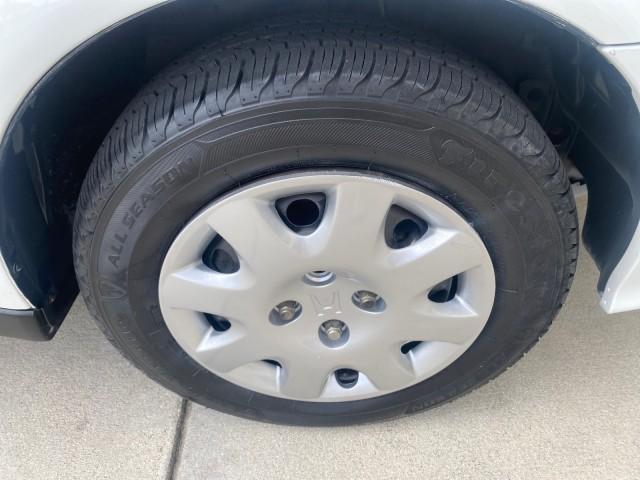 2000 Taffeta White /Gray Honda Civic LX LOW MILES 31,619 1 OWNER (2HGEJ667XYH) with an 1.6L SOHC 16-Valve I4 Engine engine, Automatic transmission, located at 4701 North Dixie Hwy, Pompano Beach, FL, 33064, (954) 422-2889, 26.240938, -80.123474 - OUR WEBPAGE FLORIDACARS1.COM HAS OVER 100 PHOTOS AND FREE CARFAX LINK 2000 Honda Civic LX 1 OWNER Sedan 4 DR 1.6L I4 F SOHC 16V Gasoline 36 MPG Front Wheel Drive Features ABS Brakes Air Conditioning AM/FM Stereo Automatic Transmission Cloth Seats Cruise Control Power Locks Power Mirrors Power Window - Photo#93