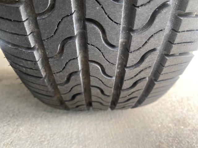 2000 Taffeta White /Gray Honda Civic LX LOW MILES 31,619 1 OWNER (2HGEJ667XYH) with an 1.6L SOHC 16-Valve I4 Engine engine, Automatic transmission, located at 4701 North Dixie Hwy, Pompano Beach, FL, 33064, (954) 422-2889, 26.240938, -80.123474 - OUR WEBPAGE FLORIDACARS1.COM HAS OVER 100 PHOTOS AND FREE CARFAX LINK 2000 Honda Civic LX 1 OWNER Sedan 4 DR 1.6L I4 F SOHC 16V Gasoline 36 MPG Front Wheel Drive Features ABS Brakes Air Conditioning AM/FM Stereo Automatic Transmission Cloth Seats Cruise Control Power Locks Power Mirrors Power Window - Photo#94