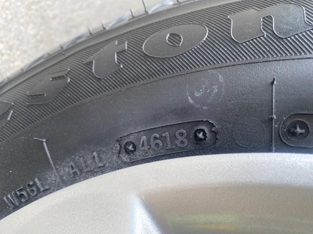 2000 Taffeta White /Gray Honda Civic LX LOW MILES 31,619 1 OWNER (2HGEJ667XYH) with an 1.6L SOHC 16-Valve I4 Engine engine, Automatic transmission, located at 4701 North Dixie Hwy, Pompano Beach, FL, 33064, (954) 422-2889, 26.240938, -80.123474 - OUR WEBPAGE FLORIDACARS1.COM HAS OVER 100 PHOTOS AND FREE CARFAX LINK 2000 Honda Civic LX 1 OWNER Sedan 4 DR 1.6L I4 F SOHC 16V Gasoline 36 MPG Front Wheel Drive Features ABS Brakes Air Conditioning AM/FM Stereo Automatic Transmission Cloth Seats Cruise Control Power Locks Power Mirrors Power Window - Photo#95