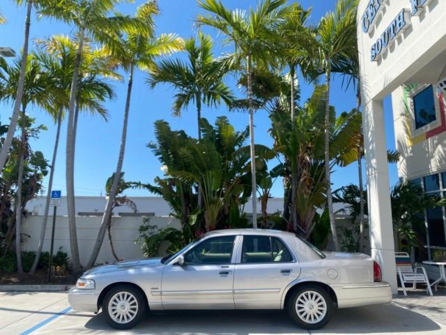 2009 Silver Birch Metallic /Light camel Mercury Grand Marquis LS LOW MILES 54,807 (2MEHM75V99X) with an 4.6L OHC SEFI FFV V8 Engine engine, Automatic transmission, located at 4701 North Dixie Hwy, Pompano Beach, FL, 33064, (954) 422-2889, 26.240938, -80.123474 - OUR WEBPAGE FLORIDACARS1.COM HAS OVER 100 PHOTOS AND FREE CARFAX LINK 2009 Mercury Grand Marquis LS Sedan 4 DR 4.6L V8 F SOHC 16V Flex Fuel 25 MPG Rear Wheel Drive Features ABS Brakes Air Conditioning Alloy Wheels AM/FM Stereo Automatic Transmission CD Audio Cruise Control Flex Fuel Vehicle Leather- Photo#4