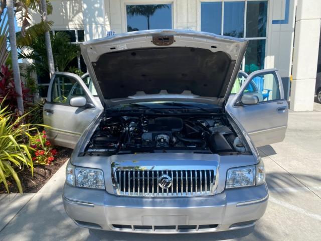 2009 Silver Birch Metallic /Light camel Mercury Grand Marquis LS LOW MILES 54,807 (2MEHM75V99X) with an 4.6L OHC SEFI FFV V8 Engine engine, Automatic transmission, located at 4701 North Dixie Hwy, Pompano Beach, FL, 33064, (954) 422-2889, 26.240938, -80.123474 - OUR WEBPAGE FLORIDACARS1.COM HAS OVER 100 PHOTOS AND FREE CARFAX LINK 2009 Mercury Grand Marquis LS Sedan 4 DR 4.6L V8 F SOHC 16V Flex Fuel 25 MPG Rear Wheel Drive Features ABS Brakes Air Conditioning Alloy Wheels AM/FM Stereo Automatic Transmission CD Audio Cruise Control Flex Fuel Vehicle Leather - Photo#17