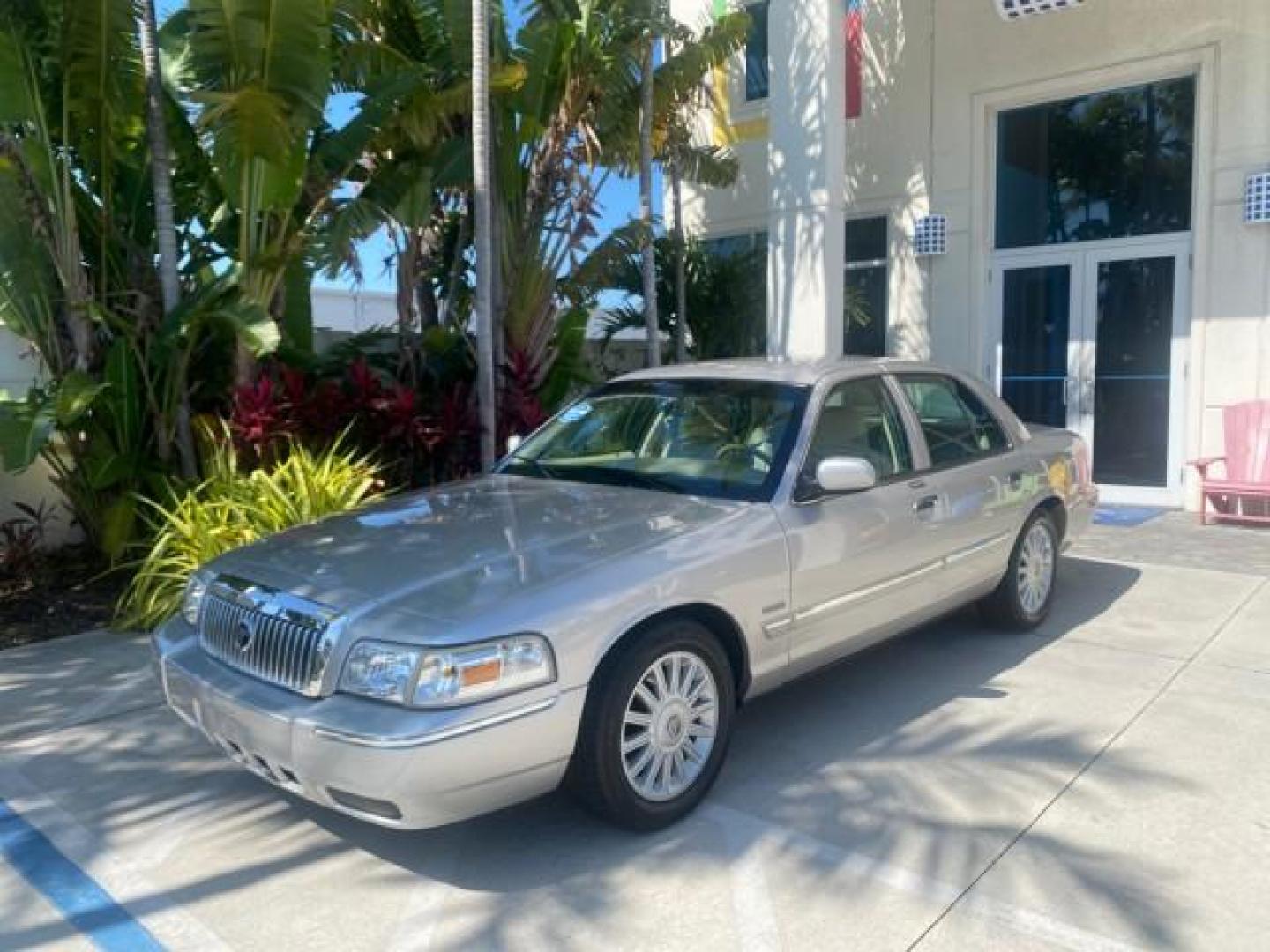 2009 Silver Birch Metallic /Light camel Mercury Grand Marquis LS LOW MILES 54,807 (2MEHM75V99X) with an 4.6L OHC SEFI FFV V8 Engine engine, Automatic transmission, located at 4701 North Dixie Hwy, Pompano Beach, FL, 33064, (954) 422-2889, 26.240938, -80.123474 - OUR WEBPAGE FLORIDACARS1.COM HAS OVER 100 PHOTOS AND FREE CARFAX LINK 2009 Mercury Grand Marquis LS Sedan 4 DR 4.6L V8 F SOHC 16V Flex Fuel 25 MPG Rear Wheel Drive Features ABS Brakes Air Conditioning Alloy Wheels AM/FM Stereo Automatic Transmission CD Audio Cruise Control Flex Fuel Vehicle Leather- Photo#26