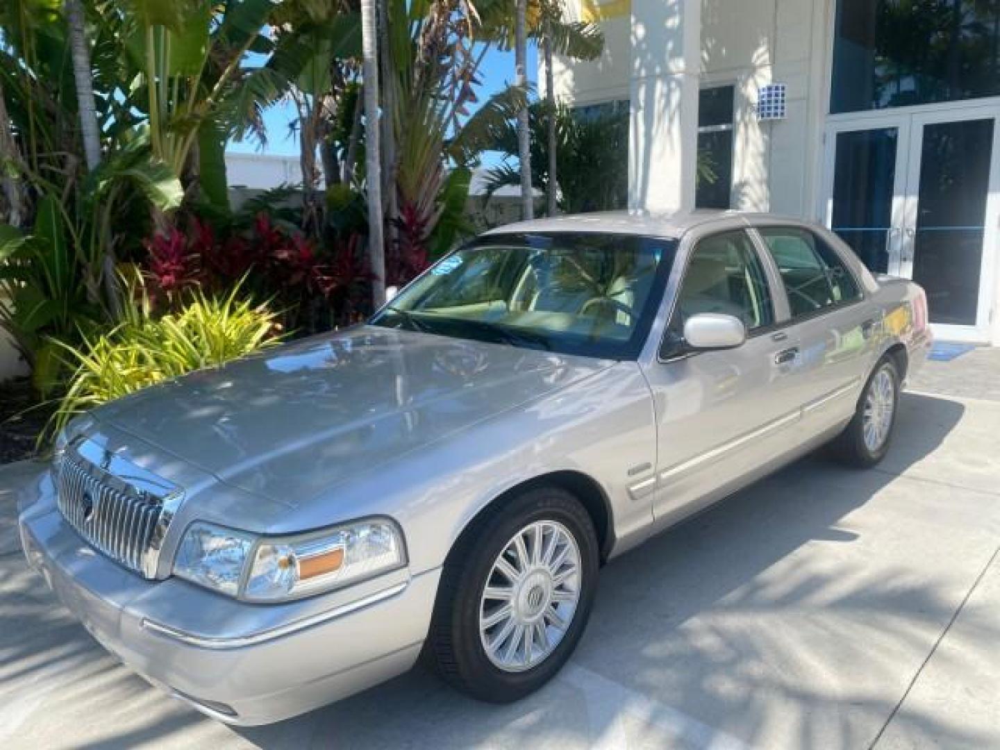 2009 Silver Birch Metallic /Light camel Mercury Grand Marquis LS LOW MILES 54,807 (2MEHM75V99X) with an 4.6L OHC SEFI FFV V8 Engine engine, Automatic transmission, located at 4701 North Dixie Hwy, Pompano Beach, FL, 33064, (954) 422-2889, 26.240938, -80.123474 - OUR WEBPAGE FLORIDACARS1.COM HAS OVER 100 PHOTOS AND FREE CARFAX LINK 2009 Mercury Grand Marquis LS Sedan 4 DR 4.6L V8 F SOHC 16V Flex Fuel 25 MPG Rear Wheel Drive Features ABS Brakes Air Conditioning Alloy Wheels AM/FM Stereo Automatic Transmission CD Audio Cruise Control Flex Fuel Vehicle Leather- Photo#27